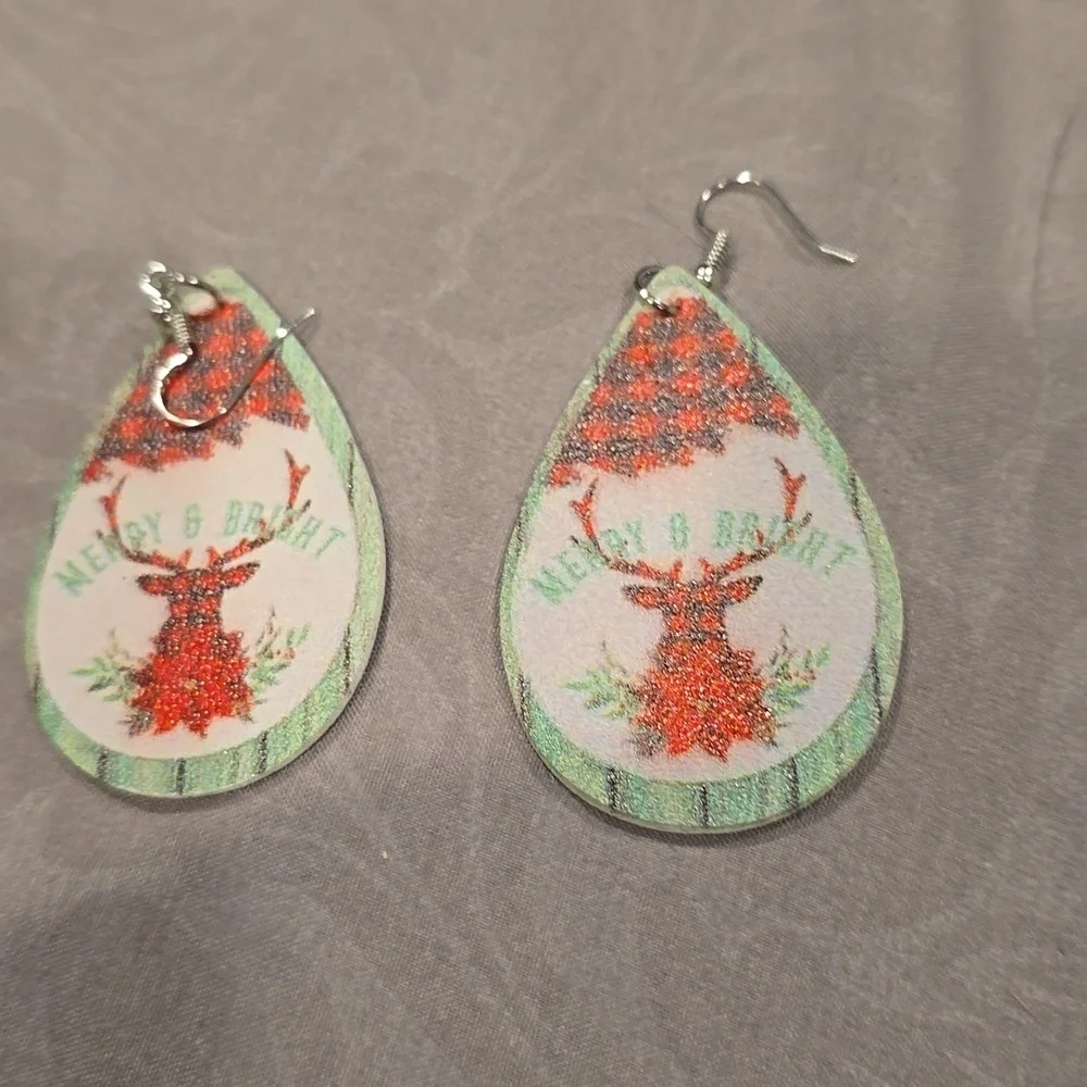 ❤️10/$13 new reindeer Christmas earrings